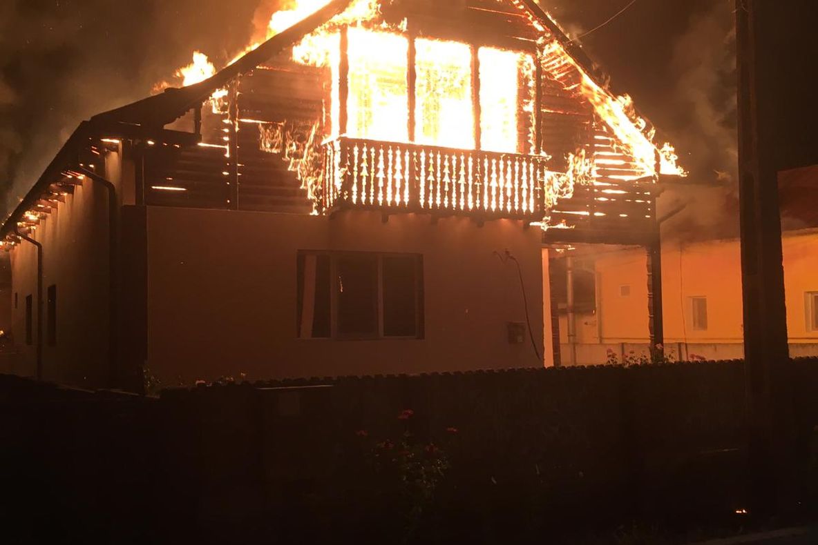 Incendiu la Orlesti, in Valcea !