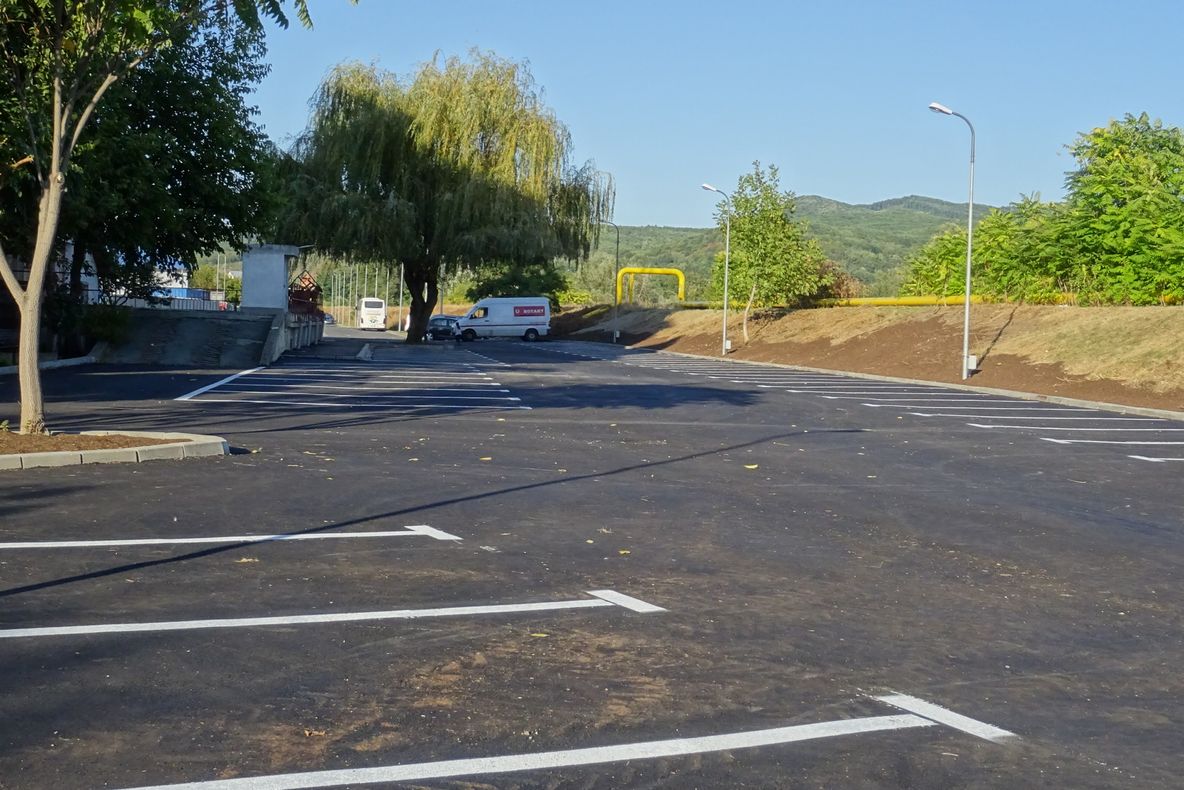 Încă o parcare modernă finalizată de Primăria municipiului