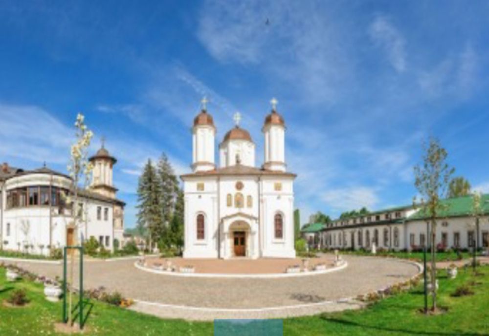 Sărbătoare sâmbătă la Arhiepiscopia Râmnicului