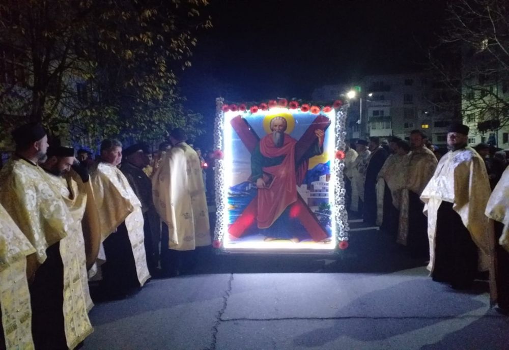 Procesiune cu Icoana Sfântului Apostol Andrei în municipiul Drăgășani