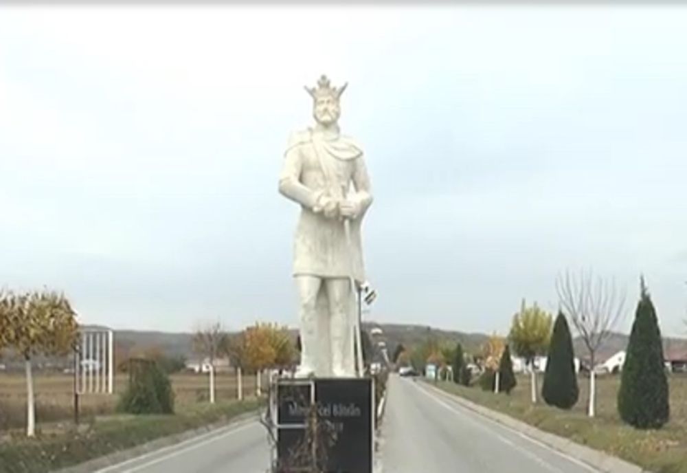 Cea mai înaltă statuie din România a domnitorului Mircea cel Bătrân a fost ridicată in Orlești