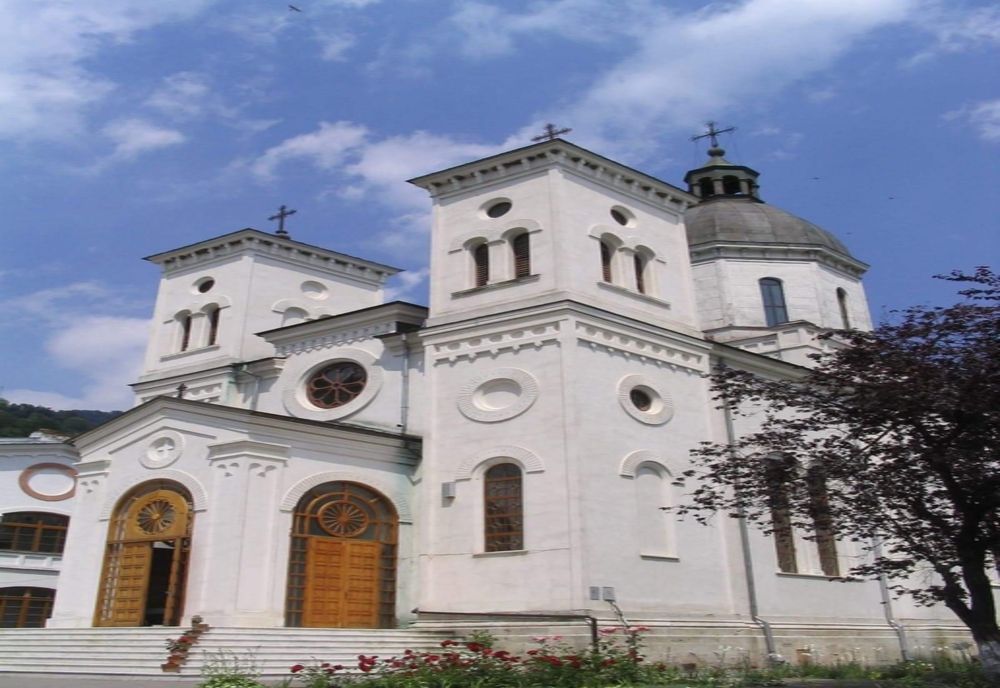 Slujbă arhierească la Mănăstira Bistriţa (Costești) în ziua Sfântului Grigorie Decapolitul