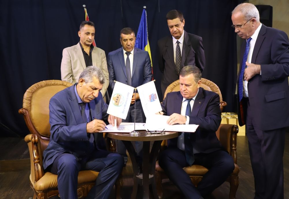 Primarul Mircia Gutău a semnat Acordul de înfrăţire cu oraşul Dura din Palestina