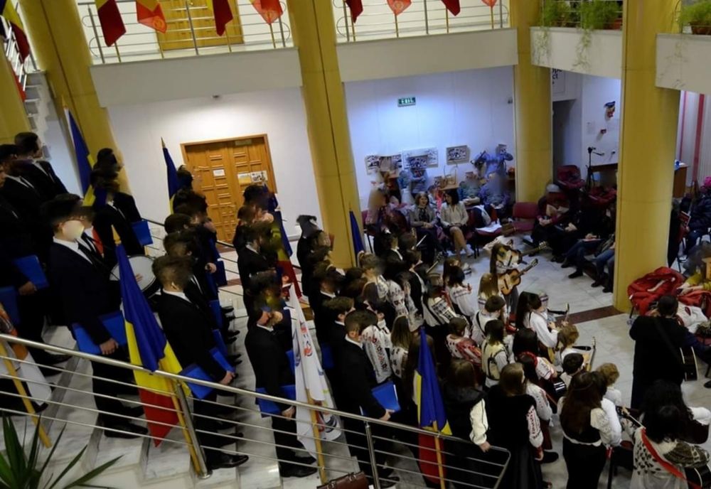 Concert și lansare de carte la biblioteca Antim Ivireanul