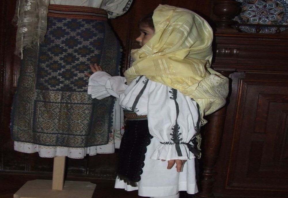 Conacul Bălcești a răsunat de colinde și voci de copii