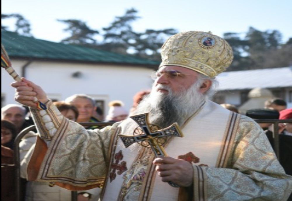 Arhiepiscopul Râmnicului celebrează Ajunul Botezului Domnului alături de enoriași