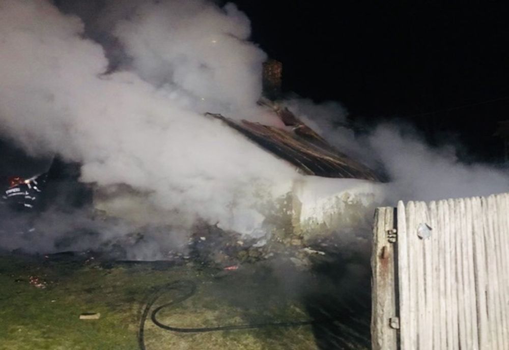 Incendiu în Stoilești, sâmbătă noaptea
