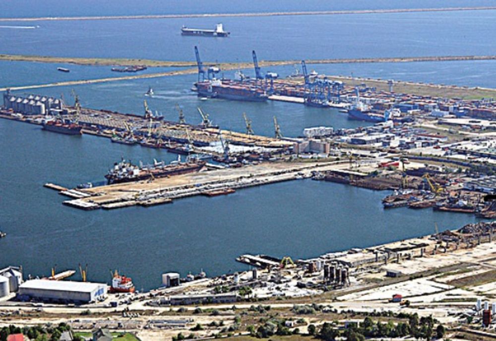 Vânt puternic în 19 județe. Porturi închise