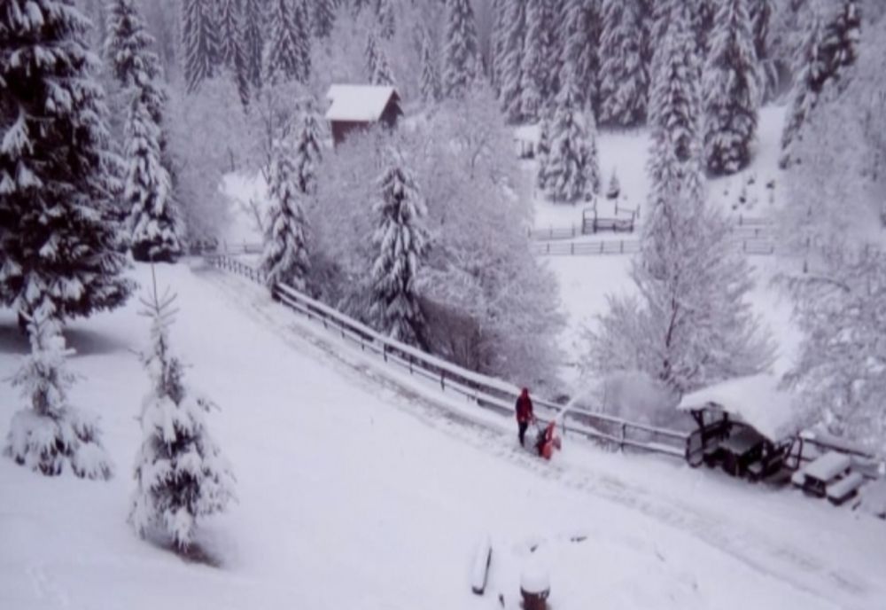 Vâlcea, sub avertizare cod galben de ninsori și viscol