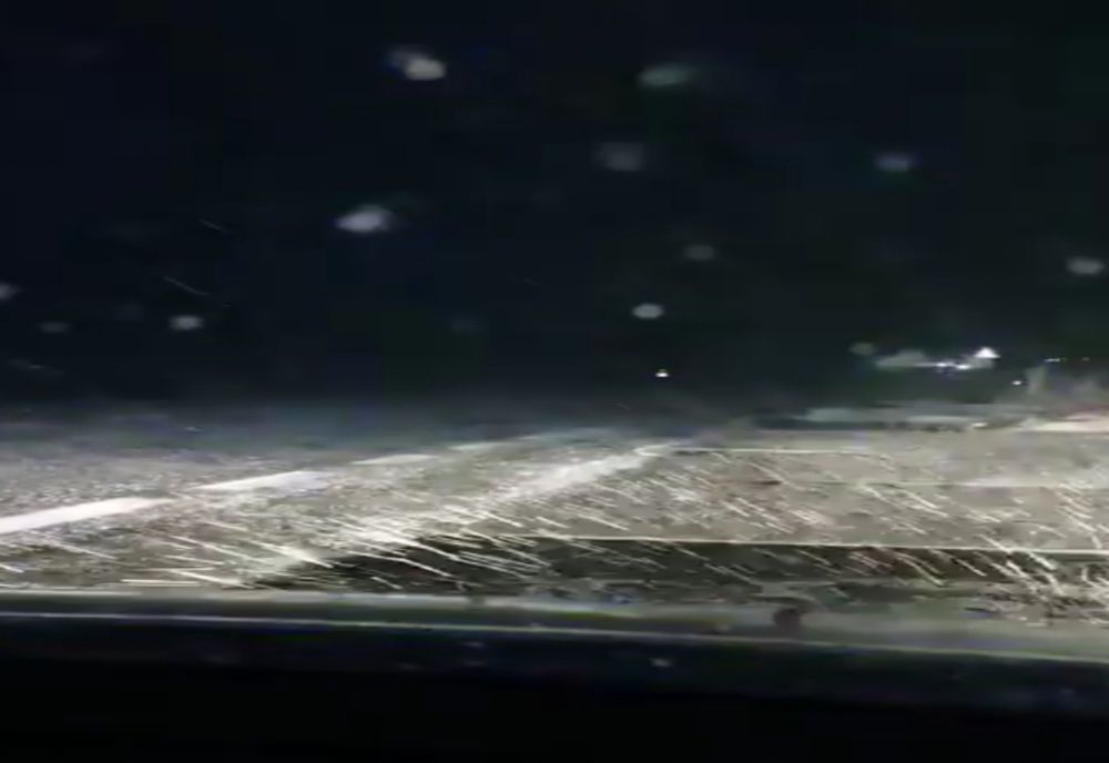 Ninge pe DN 7, în județul Vâlcea. Polițiștii rutieri supraveghează traficul