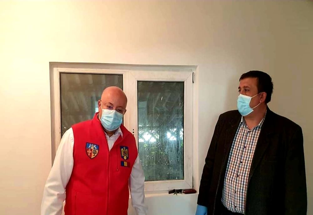 Autoritățile vâlcene pregătesc locațiile în care vor instala aparatul pentru testare SARS-CoV-2