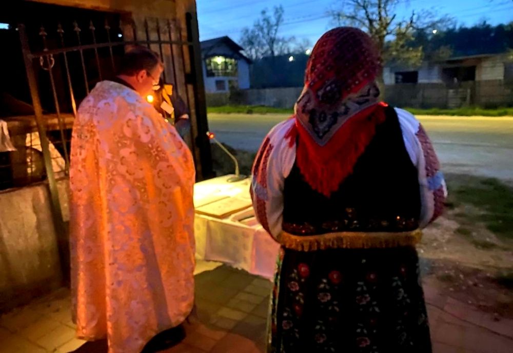 Vâlcea, în imagini, în noaptea de Înviere