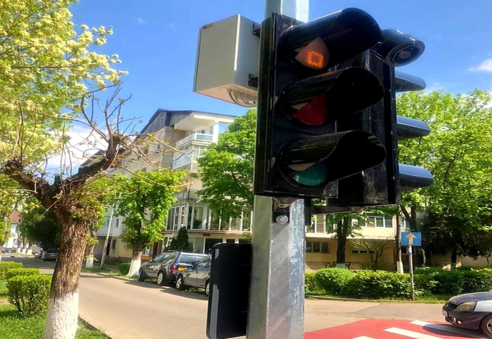 Semafoare moderne în Râmnicu Vâlcea și Drăgășani