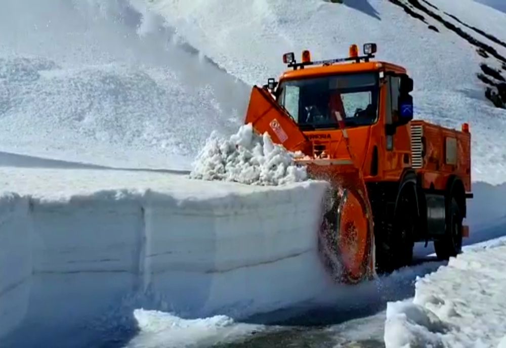 Când s- ar putea deschide cel mai înalt drum din România