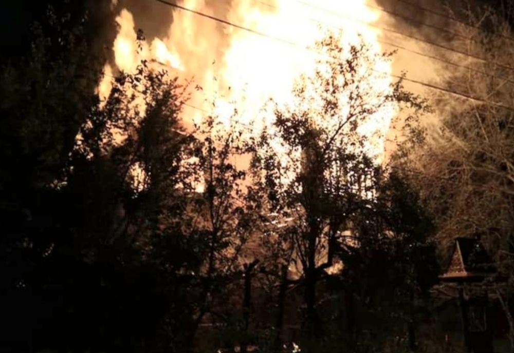 Casă în flăcari la Vâlcea