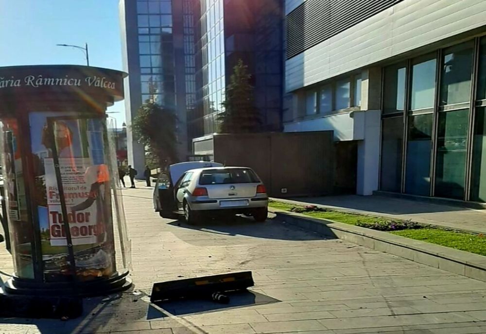 Conducătorul unui autoturism din Râmnicu Vâlcea, cercetat în urma unui eveniment rutier