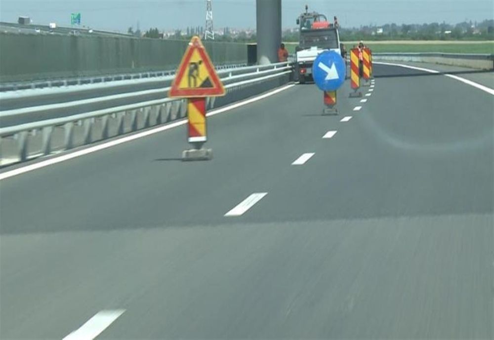 Ceață în mai multe zone ale țării, lucrări și trafic oprit