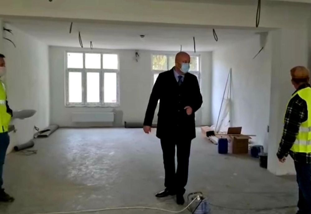 VIDEO| Constantin Rădulescu: 1,6 milioane euro fonduri europene pentru Complexul de servicii comunitare. Lucrări aproape de final
