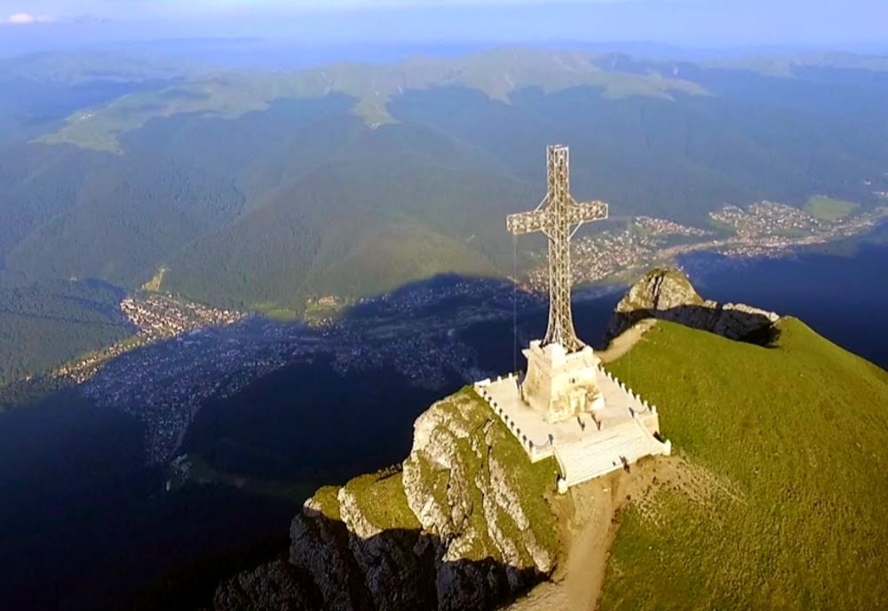  Ceremonial militar şi religios în munții Bucegi