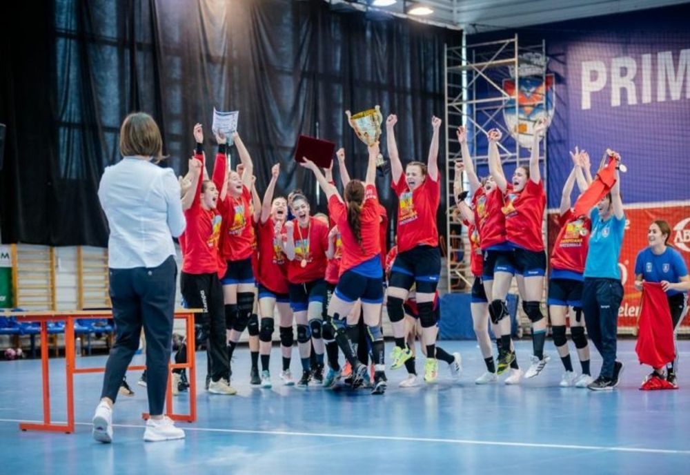 HANDBAL: Junioarele 1 ale Coronei Brașov sunt campioane naționale!