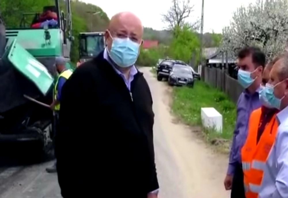 Noi lucrări pe drumul de legătură dintre Glăvile și Lădești, Vâlcea