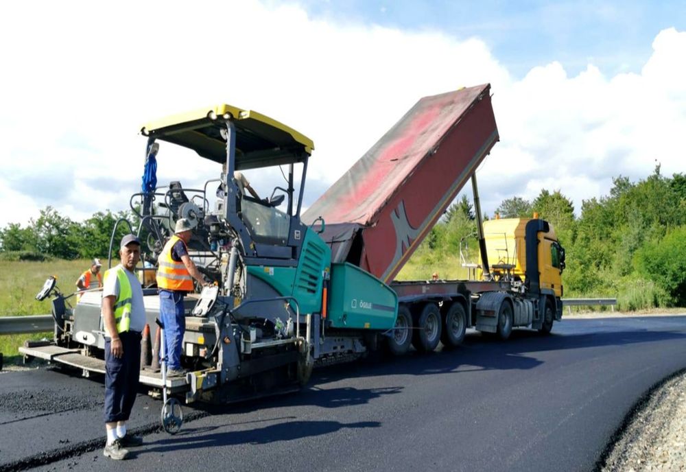 Drumuri blocate parțial în Vâlcea