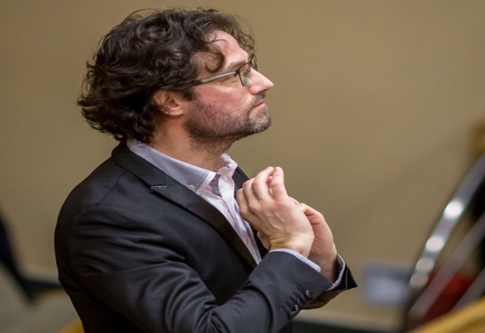 Iubitorii muzicii sunt invitați la Filarmonica „Ion Dumitrescu” în ziua ocrotitorului Râmnicului