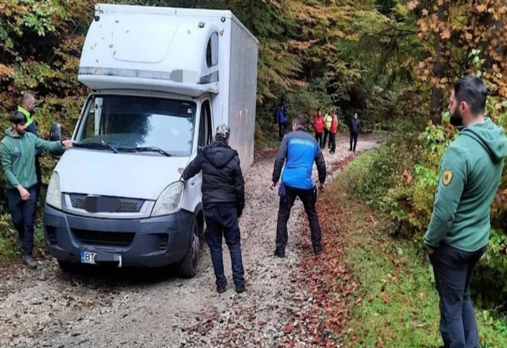 GPS- ul l- a "trimis" în pădure, la propriu