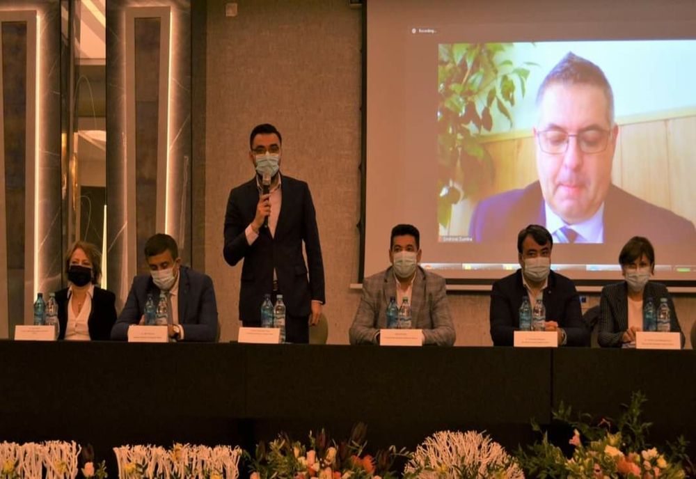 Prefectul Sebastian Fârtat prezent la "Zilele Medicale Vâlcene"