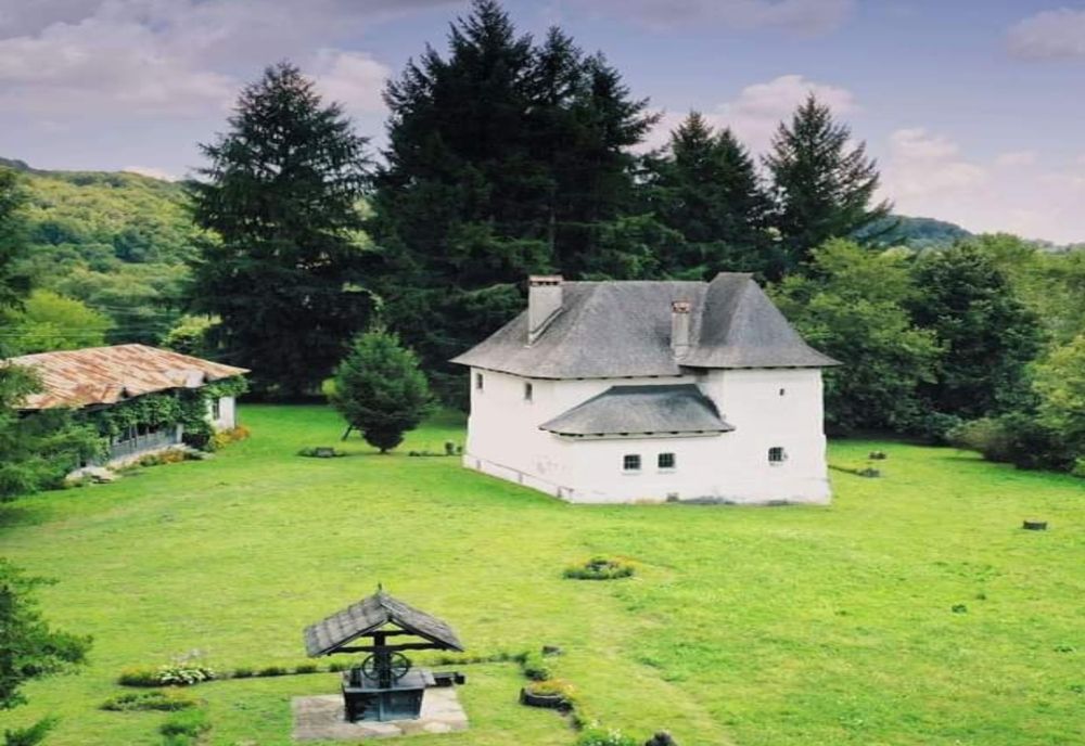 Cea mai veche culă din țară, cumpărată de CJ Vâlcea. Recent în acest loc au avut loc filmări pentru "Mihai Viteazul"