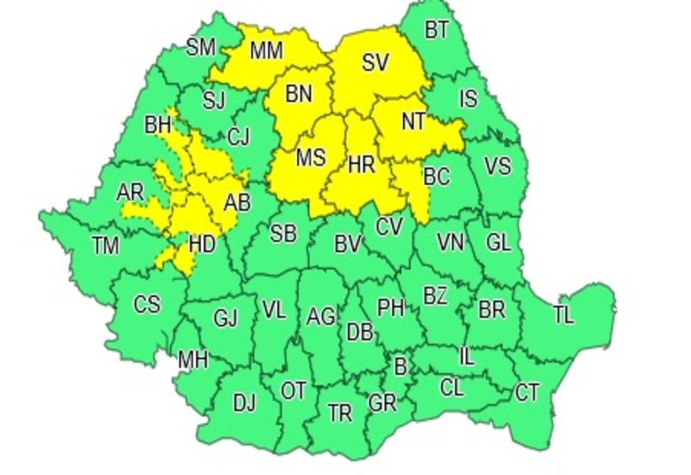 S-a întors IARNA: temperaturi negative, lapoviță și ninsoare. La munte, strat de zăpadă
