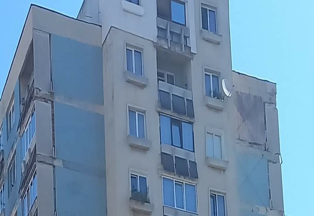 Un primar anunță că fațadele blocurilor sunt responsabilitatea asociațiilor și va lua măsuri pentru respectarea cetățenilor