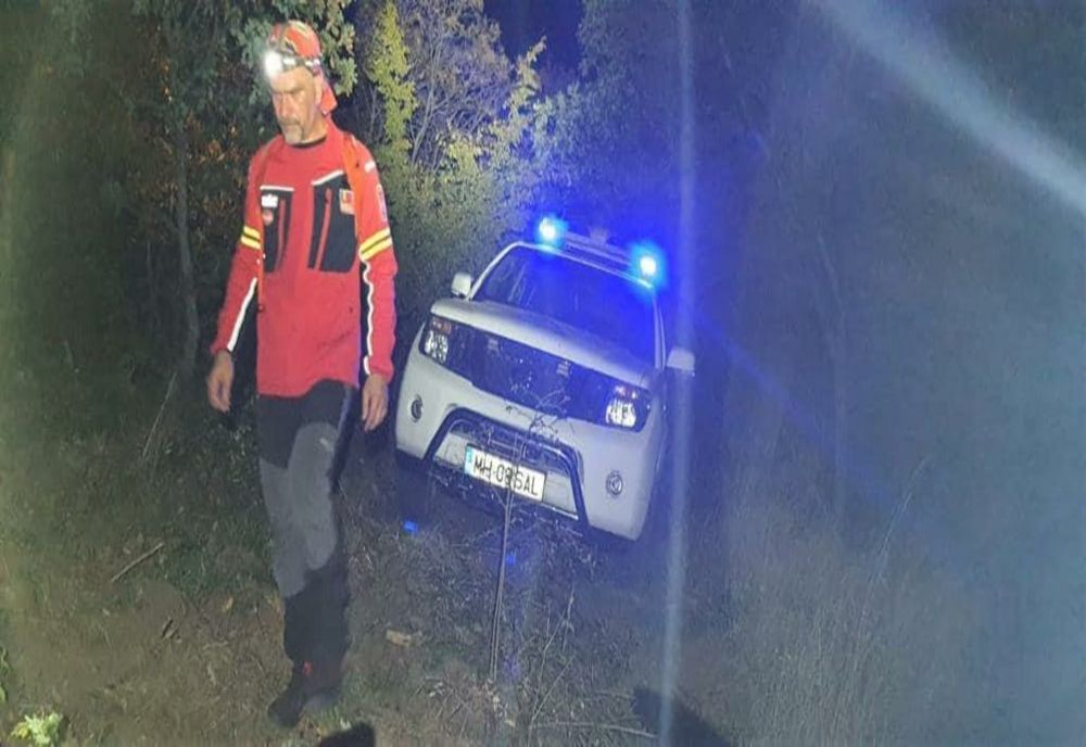 Evitați să plecați singur la drum! O turistă nu a mai găsit drumul de întoarcere! A fost găsită de Salvamont Mehedinți