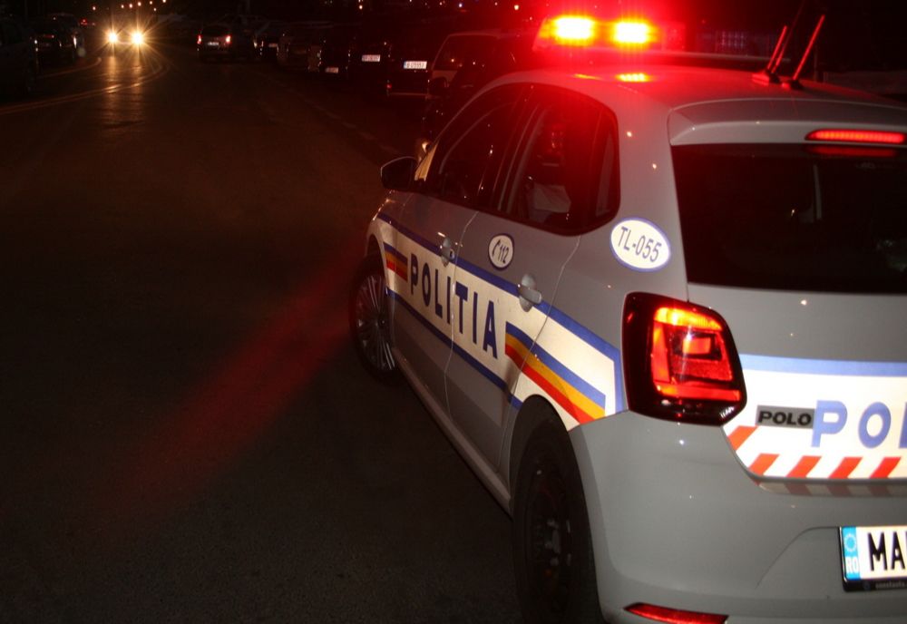 Șofer fără permis urmărit de poliţişti în trafic după ce au descoperit că circula cu viteză