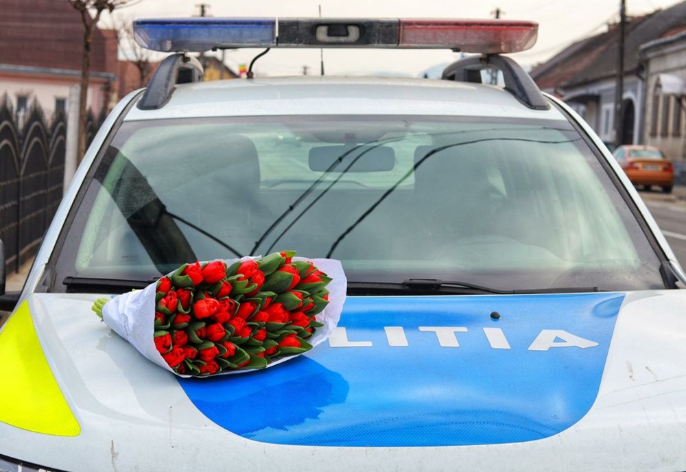 Polițiștii vâlceni au oprit astăzi doamnele în trafic. Care a fost motivul