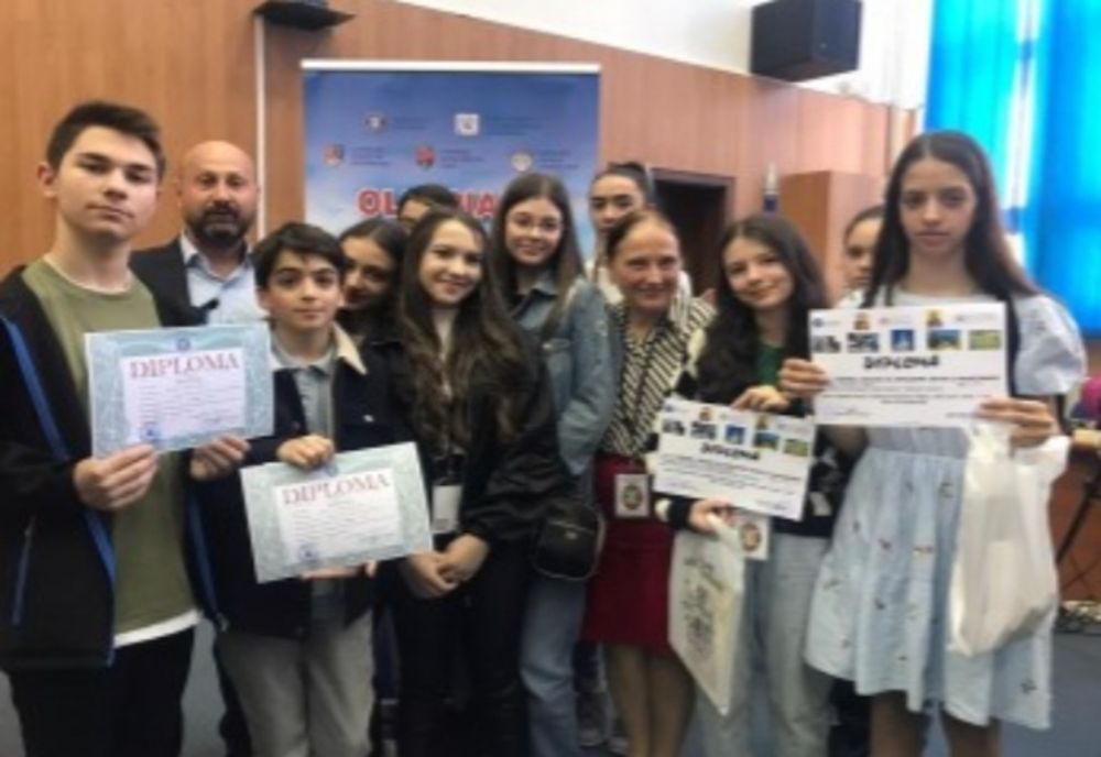 Premii pentru elevii vâlceni care au participat la Etapa Națională a Olimpiadei de Religie