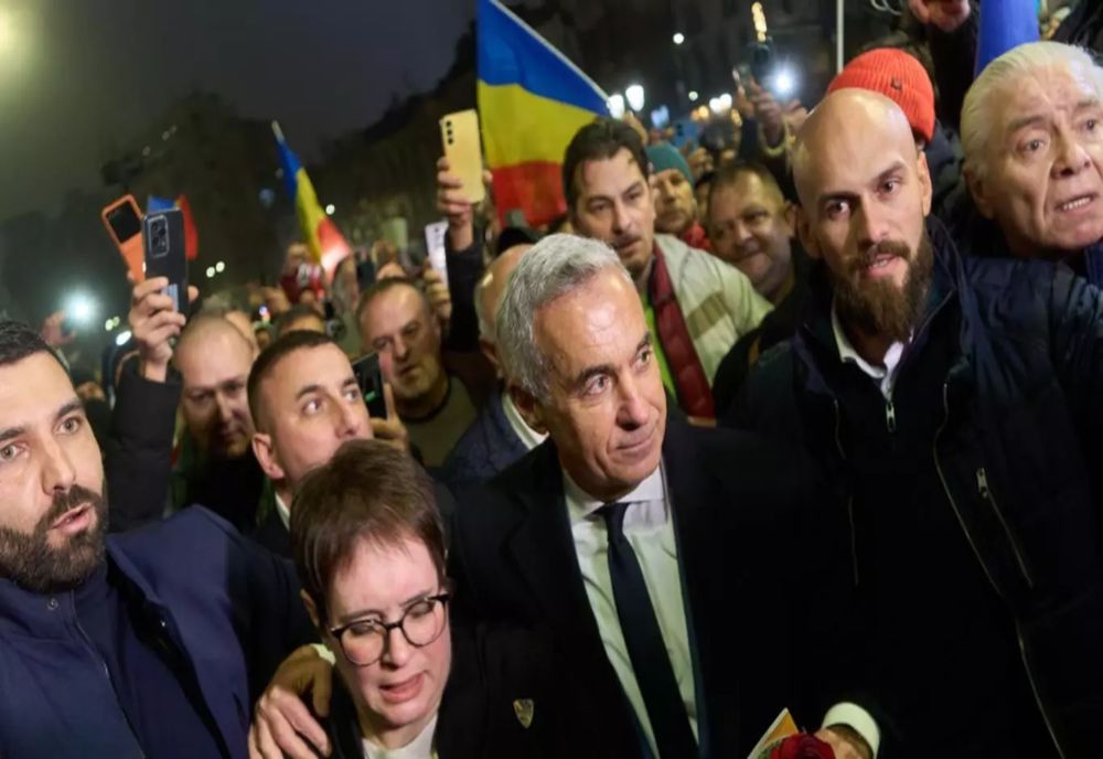 MAREA UNIRE A NEAMULUI, ÎN ZI DE MARE SĂRBĂTOARE. CĂLIN GEORGESCU VA FI ALĂTURI DE POPORUL ROMÂN: MII DE OAMENI, DIN NOU ÎN STRADĂ