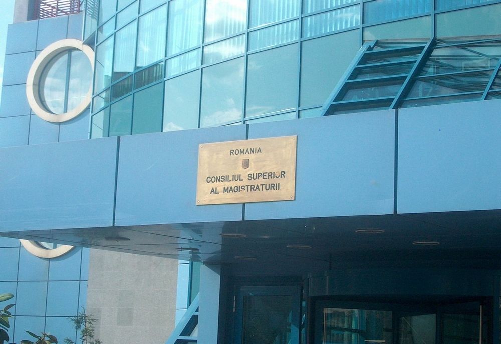 CSM CONTRAZICE GUVERNUL: LEGEA PENSIILOR MAGISTRAȚILOR NU ARE LEGĂTURĂ CU CERINȚA COMISIEI EUROPENE