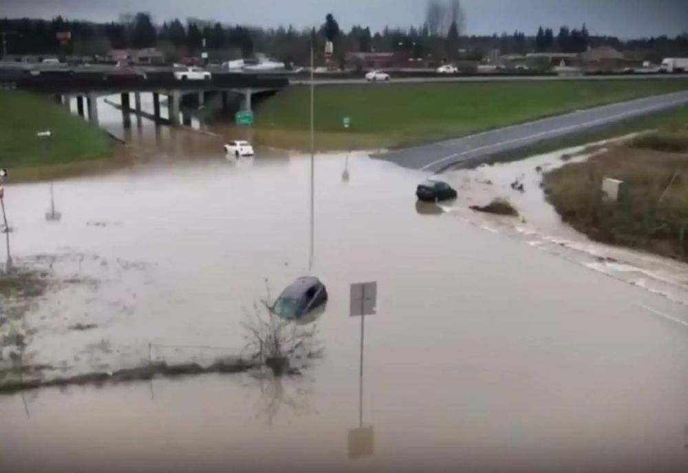 INHGA: Cod galben de viituri, până sâmbătă la prânz, pe râuri din 11 judeţe 