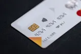 Carduri bancare expirate pot fi folosite pentru plăți neautorizate, arată un studiu