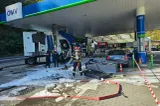 Un TIR a intrat într-o benzinărie de pe Valea Oltului. Șofer încarcerat și trafic blocat pe DN7