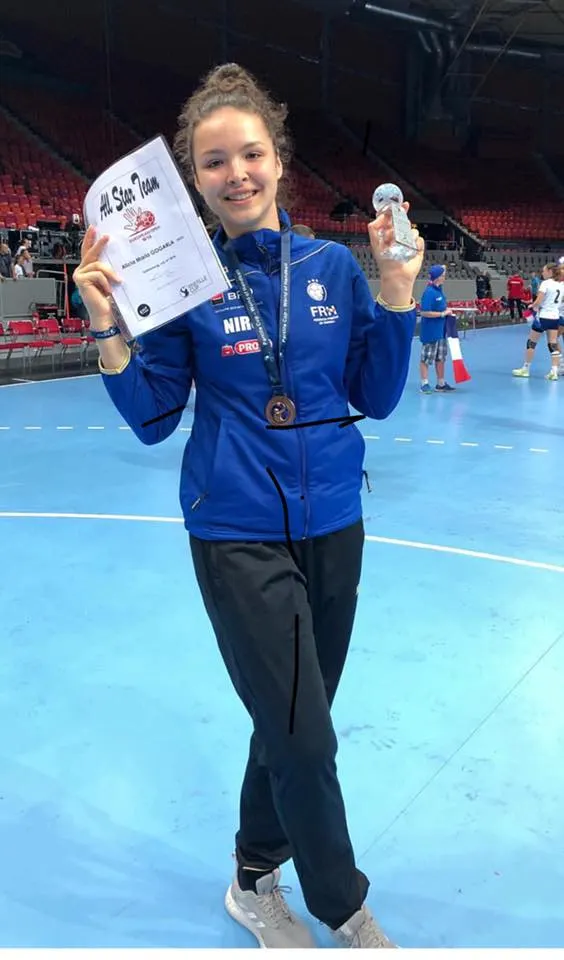 Alicia Gogirla