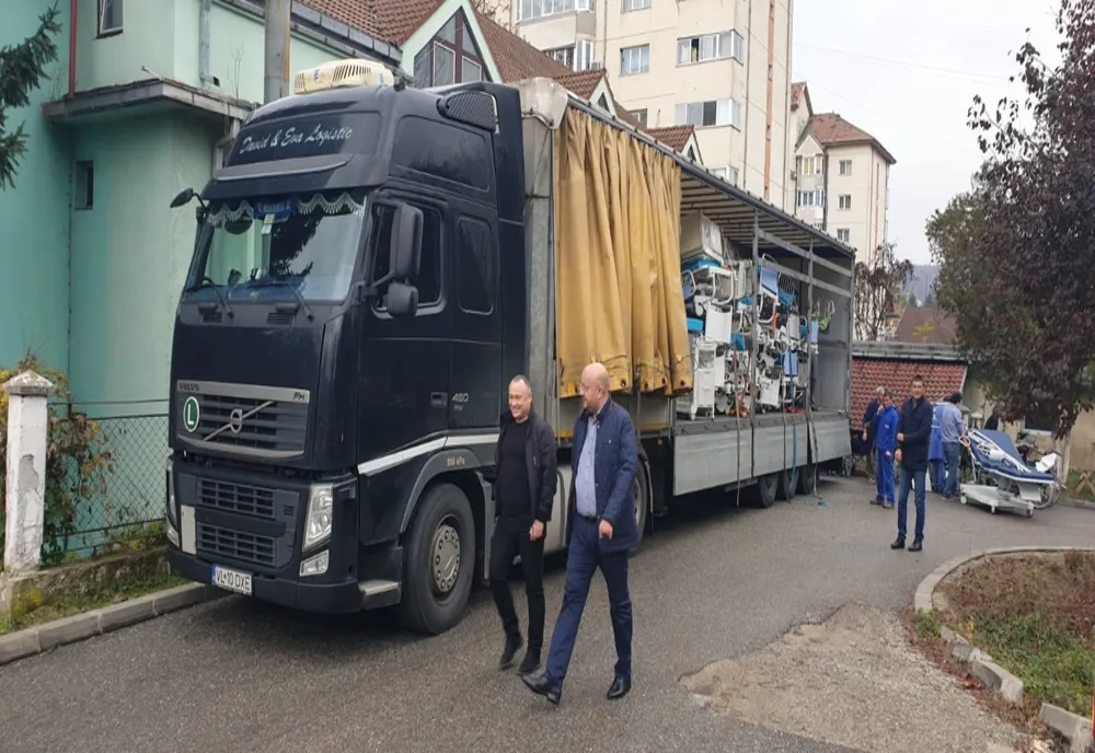 Paturi moderne și cărucioare la Maternitatea vâlceană