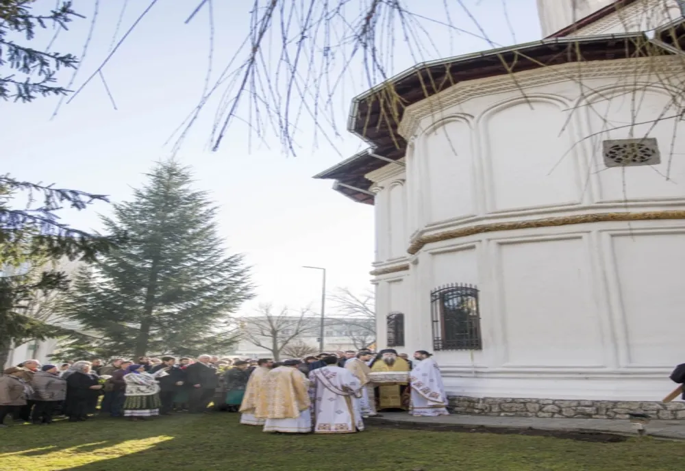 Arhiepiscopul Râmnicului:Trebuie să devenim primitori de Dumnezeu