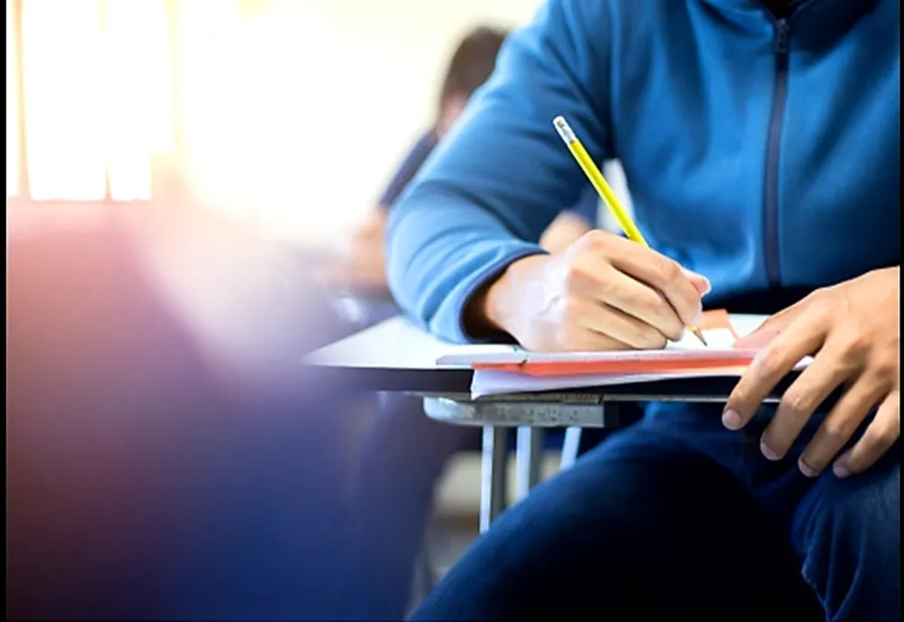 Evaluarea Națională: 172 482 de absolvenţi ai claselor a VIII-a s-au înscris