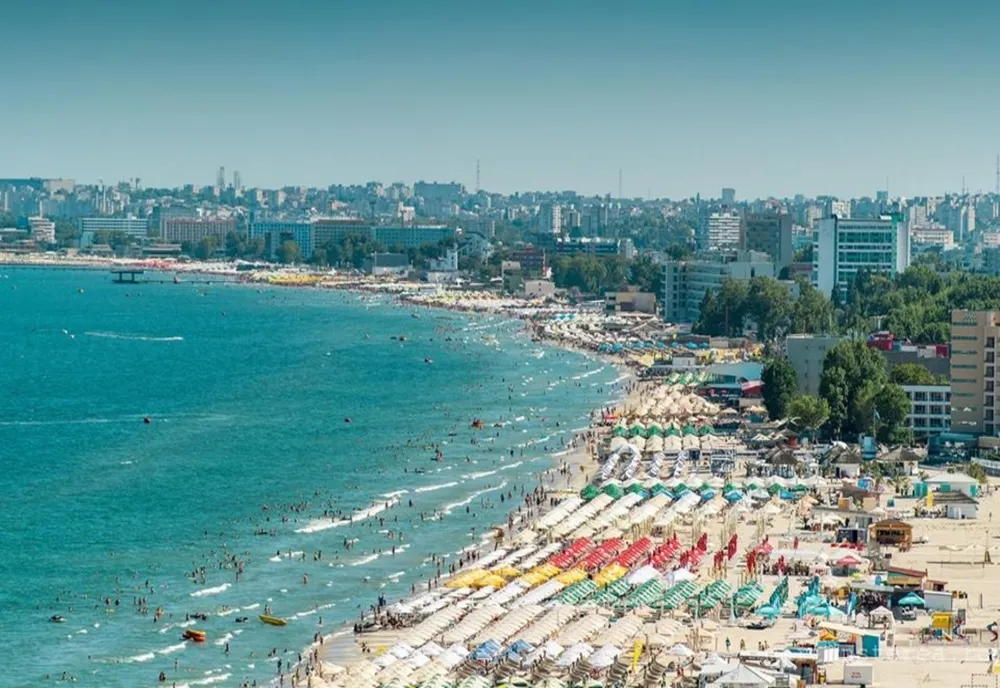 Noi reguli pe litoral. Masca obligatorie în aer liber, între orele 18.00-24.00