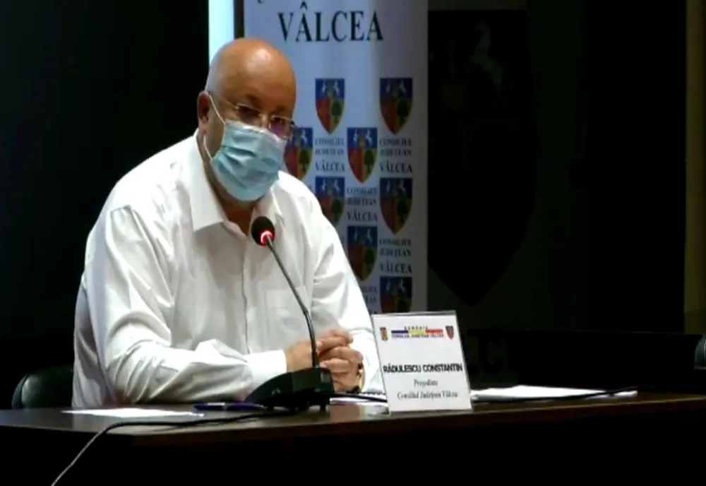 CJ Vâlcea: Constantin Rădulescu donează o parte din indemnizație către Spitalul Județean și elevii care au obținut nota 10 la examnele naționale
