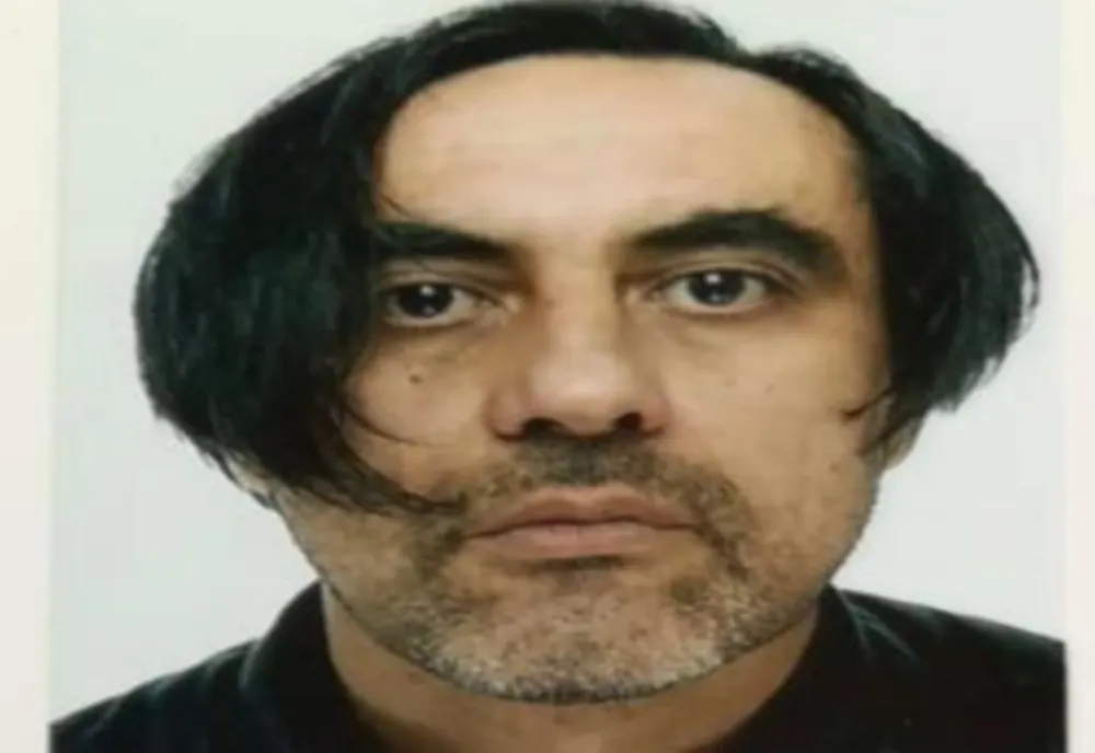 Căutări cu un elicopter M.A.I. într-o zonă împădurită. Bărbat dispărut