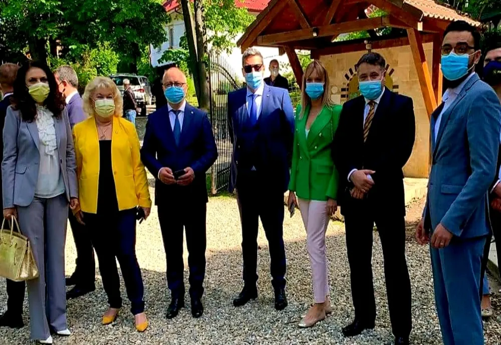Senatorul vâlcean Claudia Banu prezent la Vila Florica 
