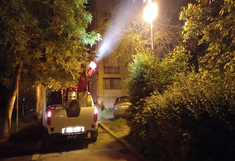 Râmnicu Vâlcea: Tratamente la sol de dezinsecţie şi deparazitare pe spaţiile verzi care aparţin domeniului public
